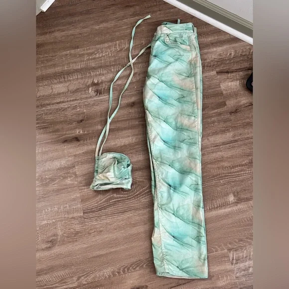 Boohoo 2 piece set - Picture 2 of 3